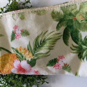 Tommy Bahama Pineapple S/2 Hand Towels Yellow Green Summer Vacation NWOT Tropica